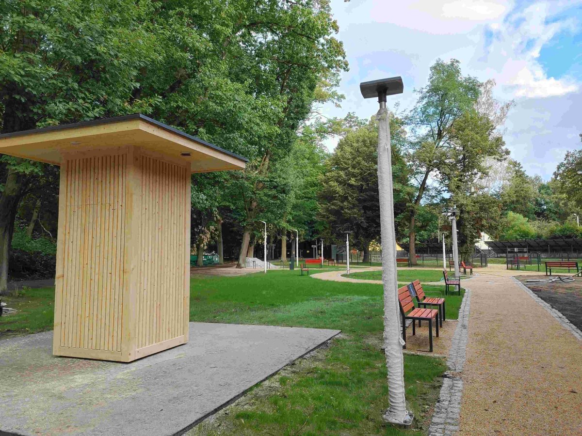 <picture>   <source      srcset="realizacja-teznia-soniczna-hotel-spa.webp"      type="image/webp">   <source      srcset="realizacja-teznia-soniczna-hotel-spa.jpg"      type="image/jpeg">   <img      src="realizacja-teznia-soniczna-hotel-spa.jpg"     alt="Tężnia soniczna – realizacja w hotelu SPA, inhalacje solankowe"     title="Tężnia soniczna – nowoczesna realizacja dla hotelu SPA"     loading="lazy"     width="1200"     height="800"> </picture>