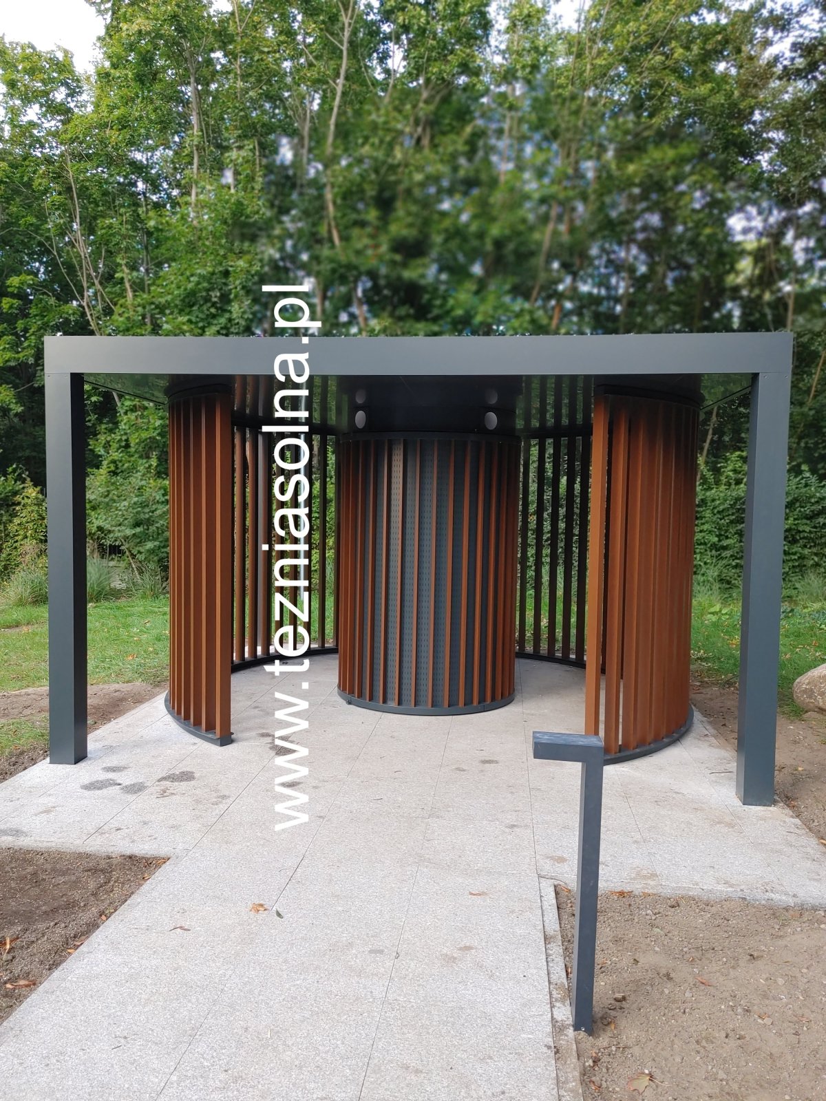 <picture>   <source      srcset="realizacja-teznia-soniczna-hotel-spa.webp"      type="image/webp">   <source      srcset="realizacja-teznia-soniczna-hotel-spa.jpg"      type="image/jpeg">   <img      src="realizacja-teznia-soniczna-hotel-spa.jpg"     alt="Tężnia soniczna – realizacja w hotelu SPA, inhalacje solankowe"     title="Tężnia soniczna – nowoczesna realizacja dla hotelu SPA"     loading="lazy"     width="1200"     height="800"> </picture>